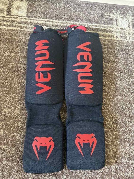 Протектори за крака Venum