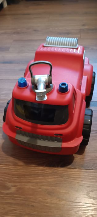 Mașină pompieri pentru copii cu vârsta peste 2 ani.