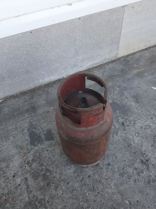 Продам газовый баллон 27 литров,цена 5500 тенге,возможна доставка,тел.