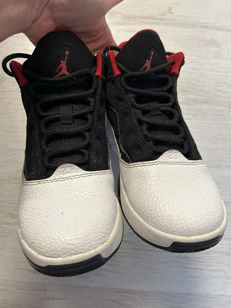 Маратонки Jordan 38,5