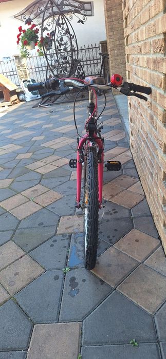 Vând bicicletă B-TWIN poply 500