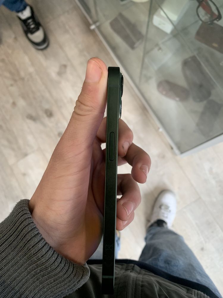 Iphone 13 verde nou