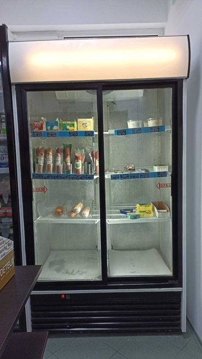 Хладилна витрина