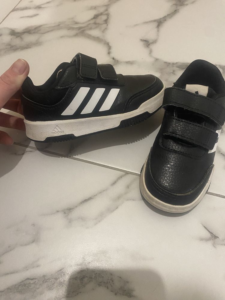 Обувки:Nike,AdidasPrimigi,H&M,Pepco,Sinsey,Shein