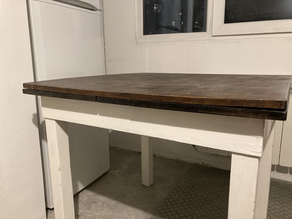 Кухненска, трапезна маса