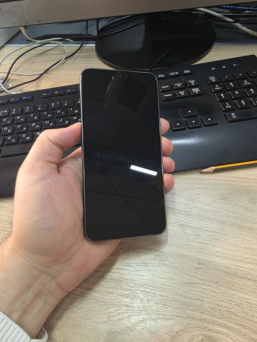 Samsung S23 yaxshi holatda