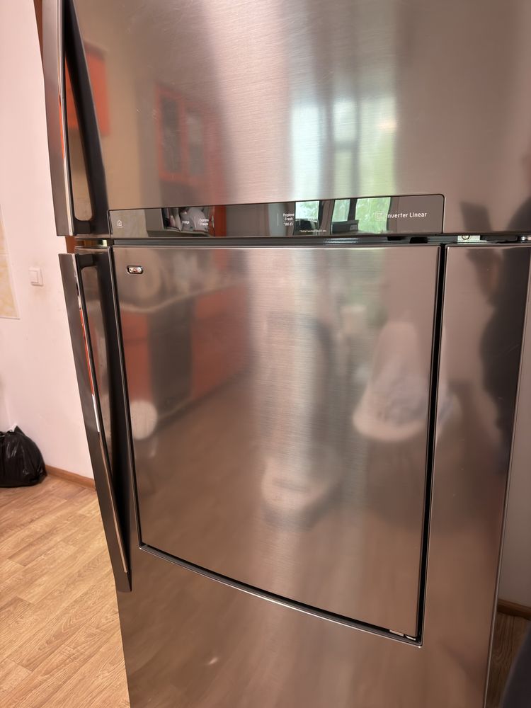 Холодильник LG GN-А702HMHZ серебристый