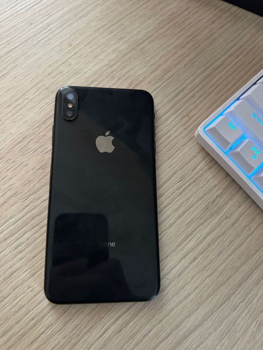 Vand iphone xs max cititi descrierea