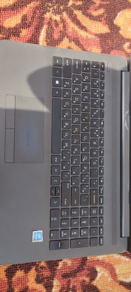 Noutbook dell va Hp