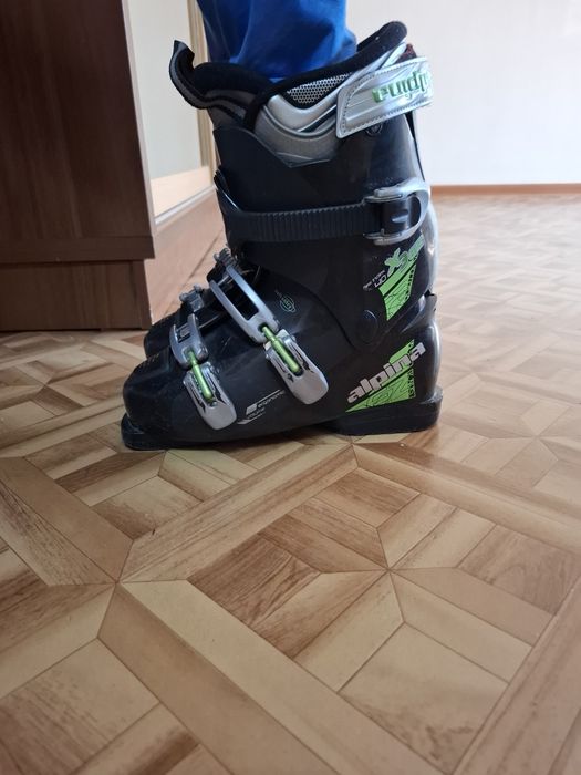 Лыжный обувь в хорошем состоянии