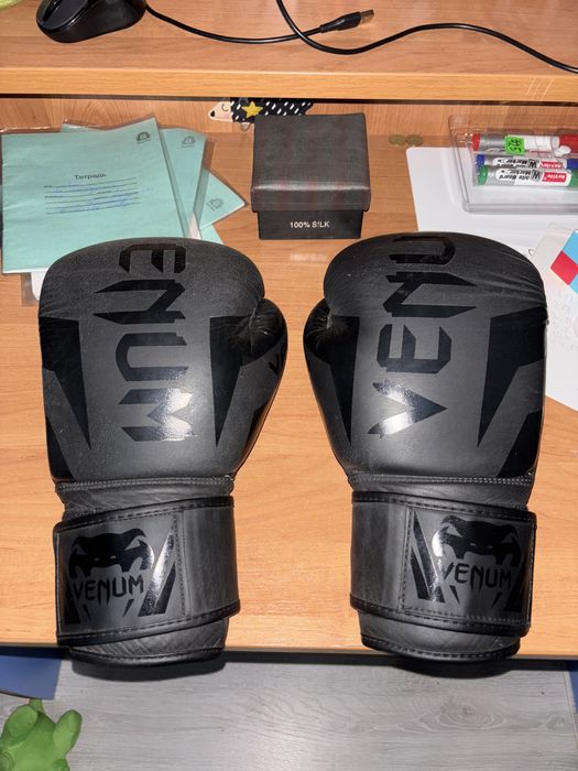 Перчатки боксерские абсолютно новые