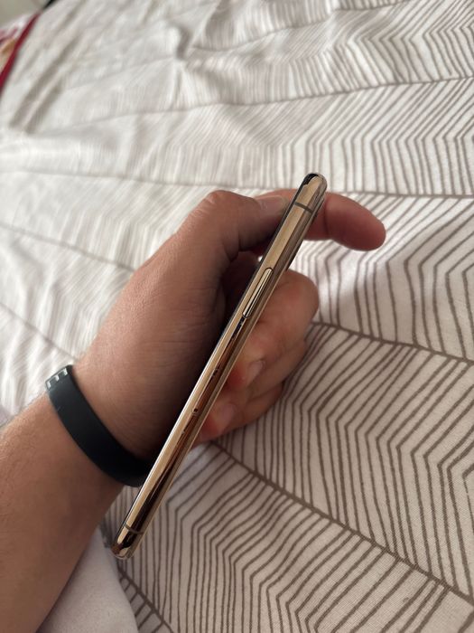 Продавам iphone 11 pro gold 256gb