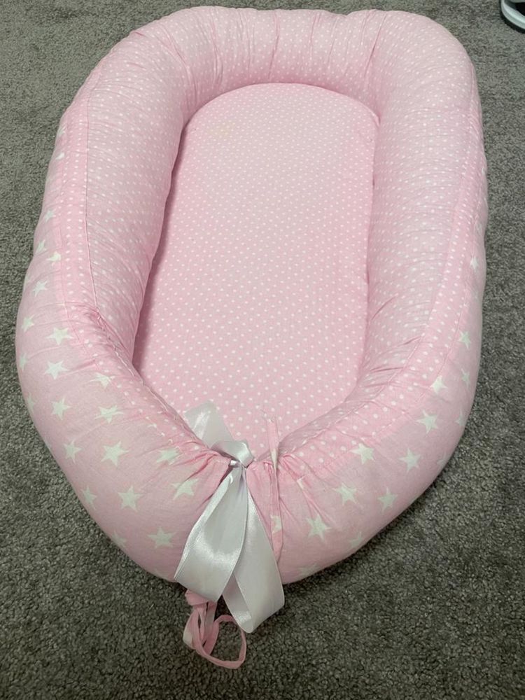 Cuib pentru bebelusi Scamp, Premium Baby Nest, Rosa Stars Dots