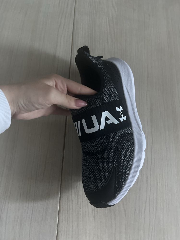 Обувки underarmour
