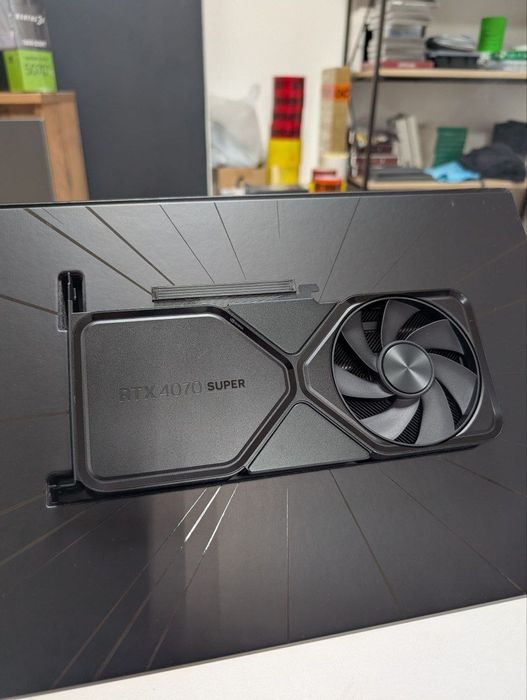 Egpu nvidia rtx 4070 super founders edition