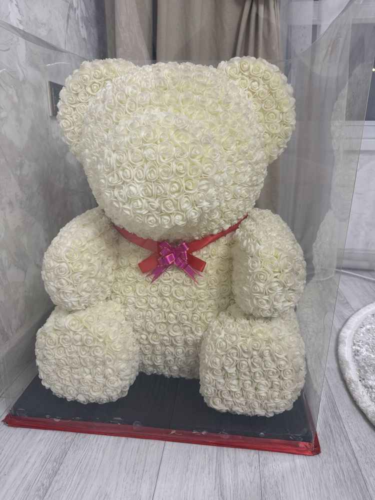 Мишка белая из роз