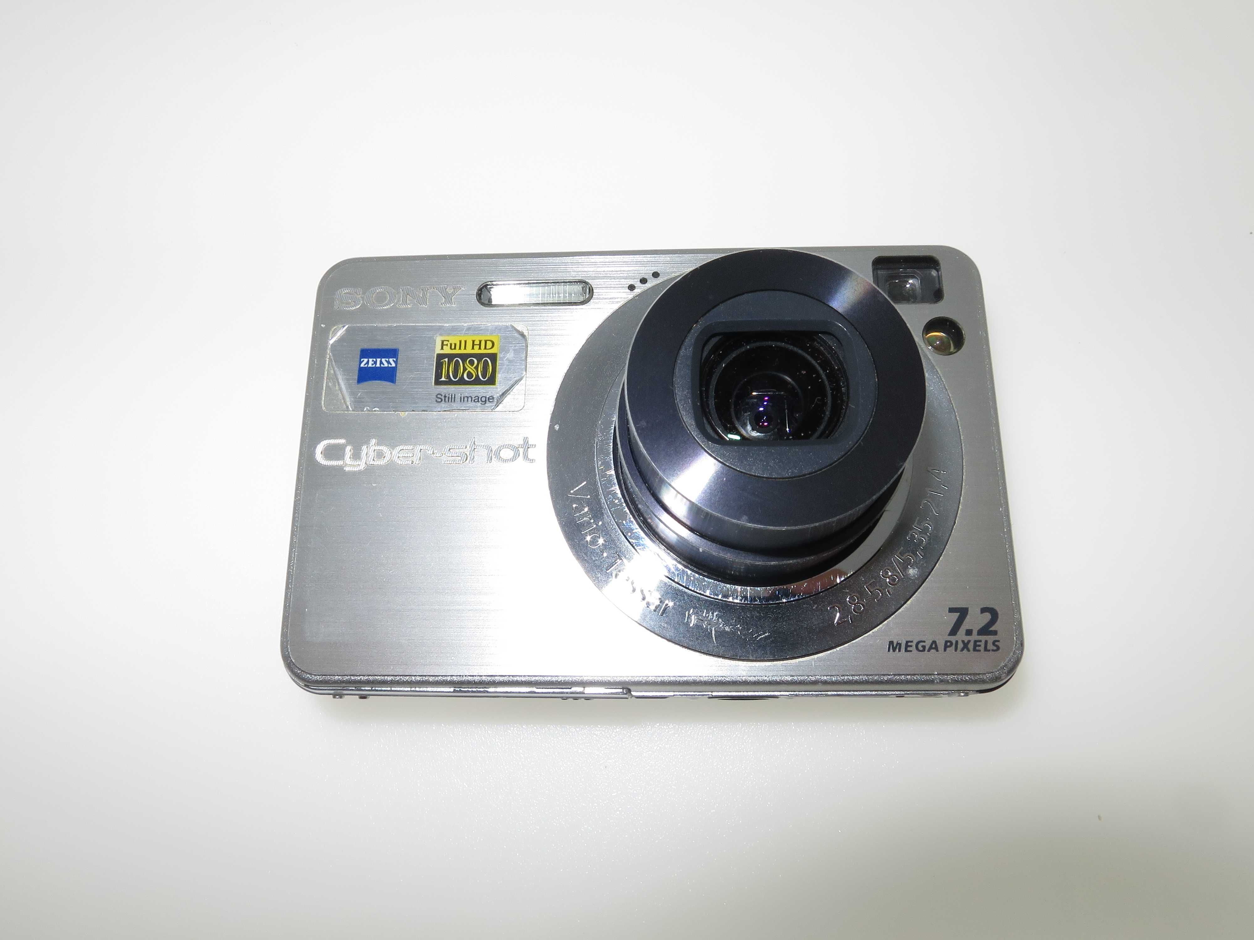 Sony Cyber-shot W120 компактен сребрист фотоапарат, работи отлично
