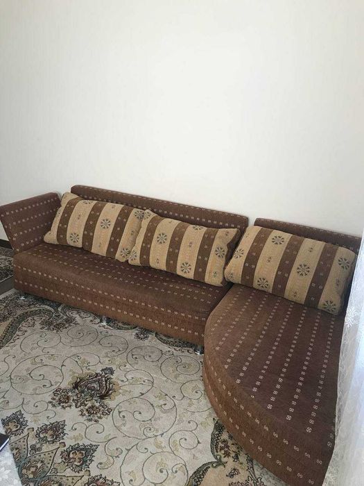 Divan Sotiladi yaxshi ishlatilgan