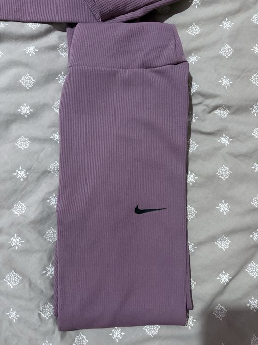 Екип на nike лилав