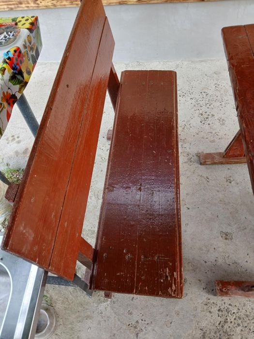 Banci din lemn si mese