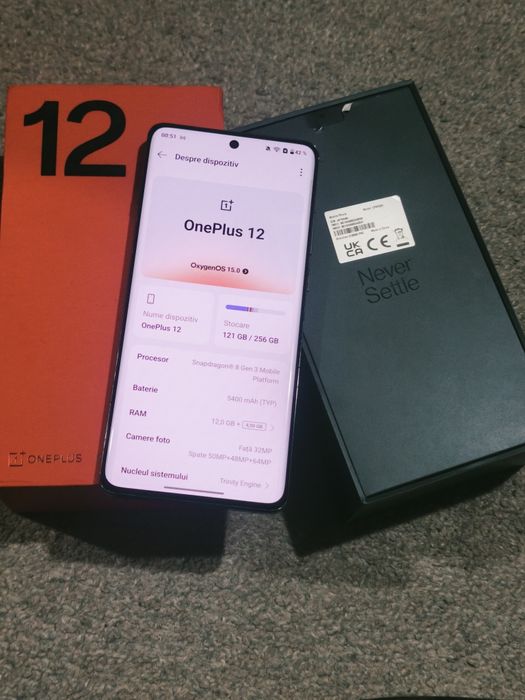Oneplus 12 ca nou impecabil ecranul nu are nici o zgârietură