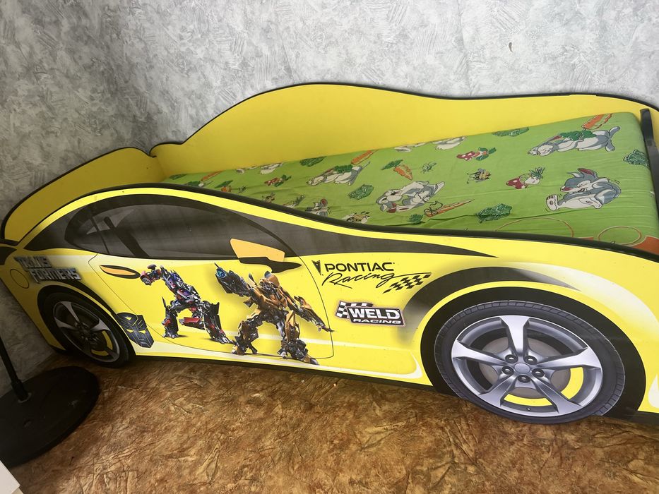 Продам кровать машину