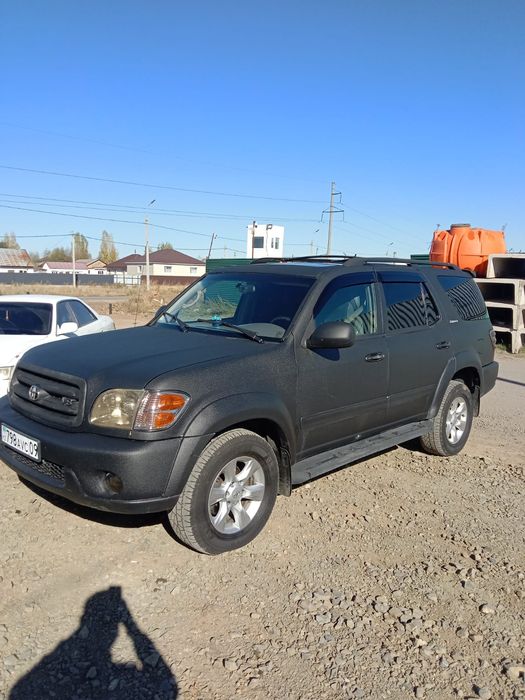 Джип тайота секвойя (внедорожник)