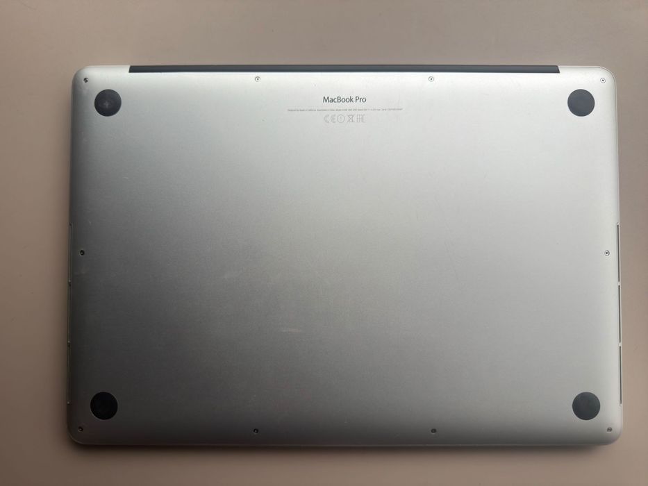 Macbook Pro 15 inch Mid 2015 16 gb ram Radeon