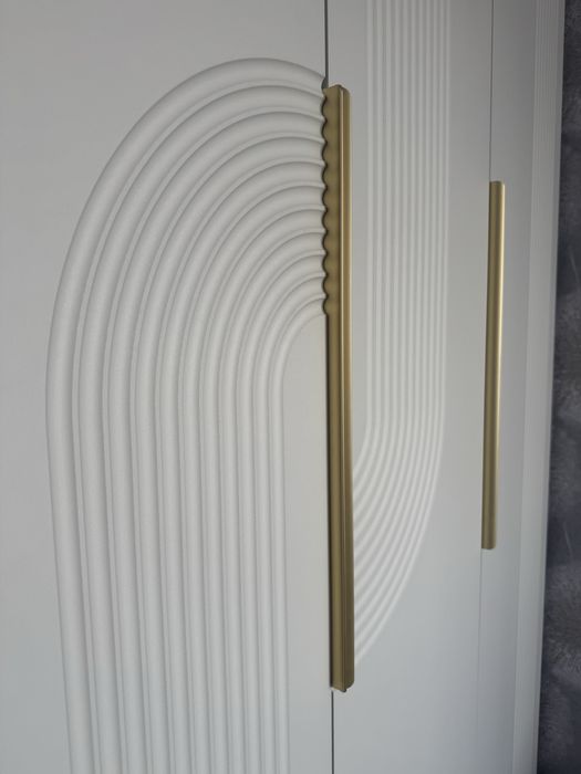 Продам абсолютно новый шкаф