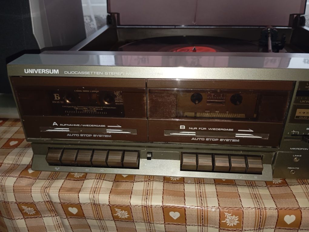 Урдба с грамофон Universum VTCF 2344 с колонки Aiwa