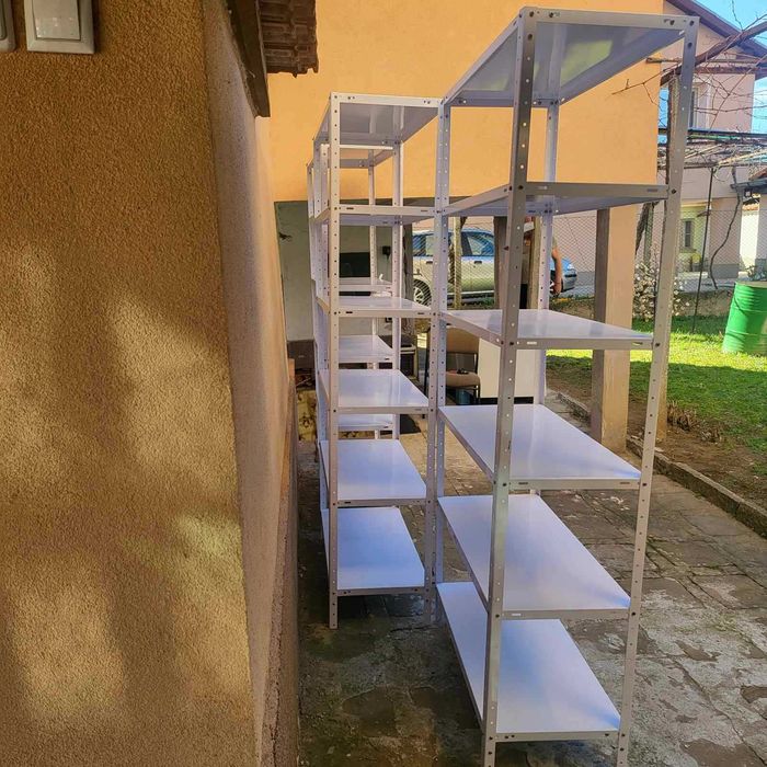 Стелажи за магазин или склад