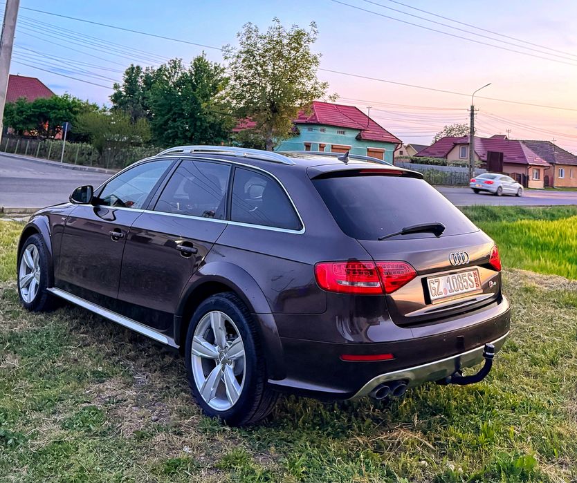Audi A4 Allroad 2011 Quattro 4X4 2.0Tdi E5 S-line Xenon PortbagajElect