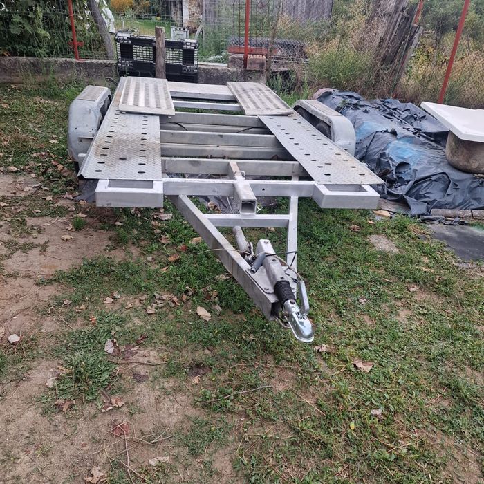 Vând platforma auto