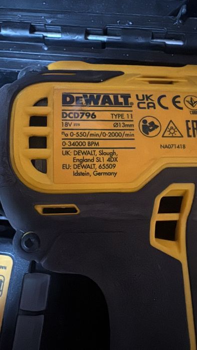 винтоверт dewalt DCD 796  куфар зарядно