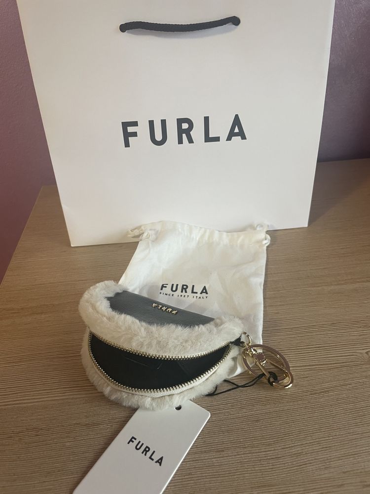 Furla-аксесоар-ключодържател