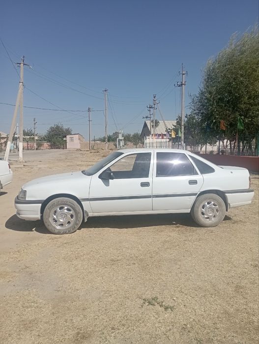 Moshina sotiladi