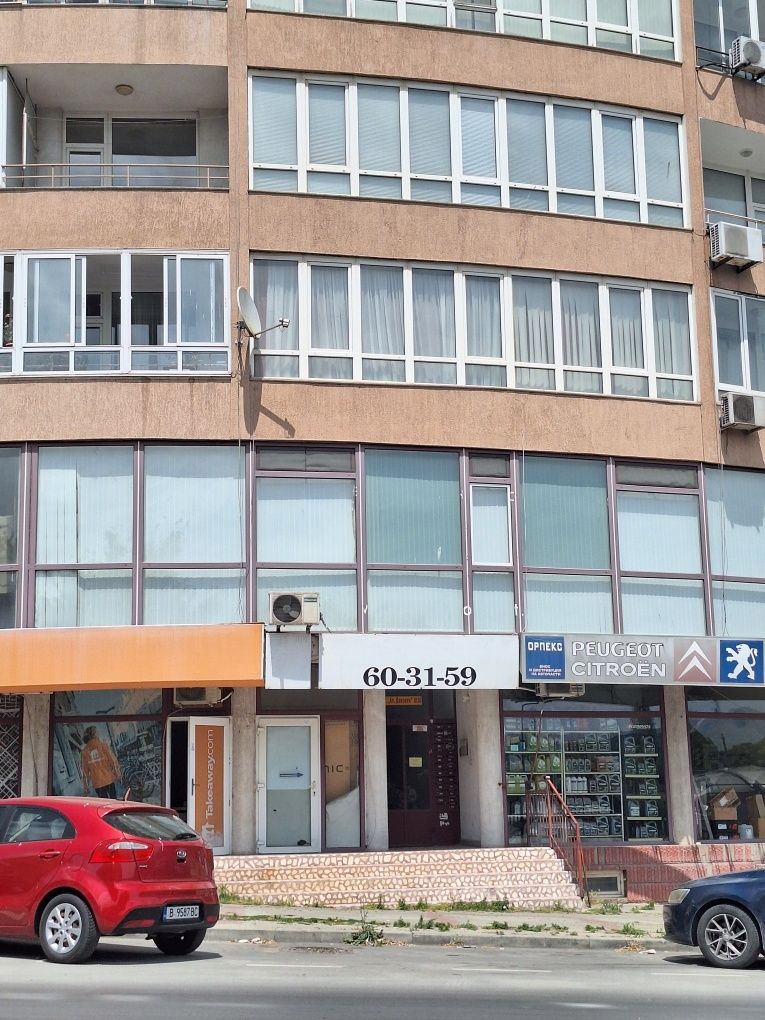 Давам под наем тристаен апартамент