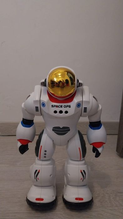 Charlie robot  pentru joaca