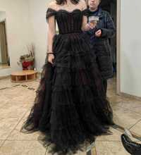 Черна блестяща рокля
