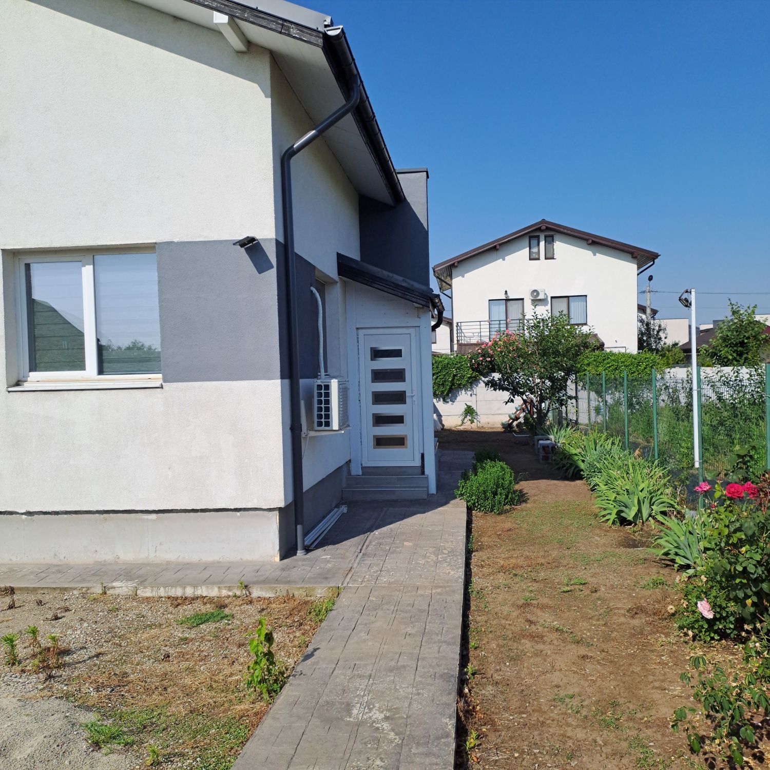 Inchiriez casa comuna Berceni ,Miorița 81k