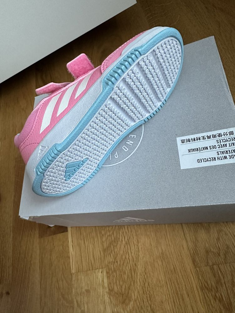 *Чисто нови* кецове детски Adidas