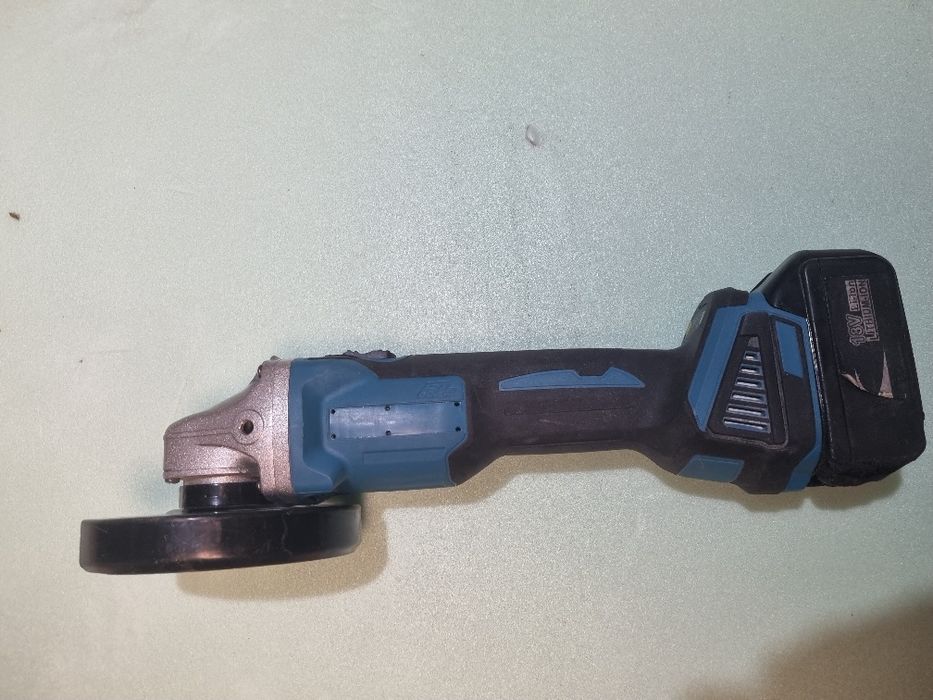 Flex pe acumulator Makia