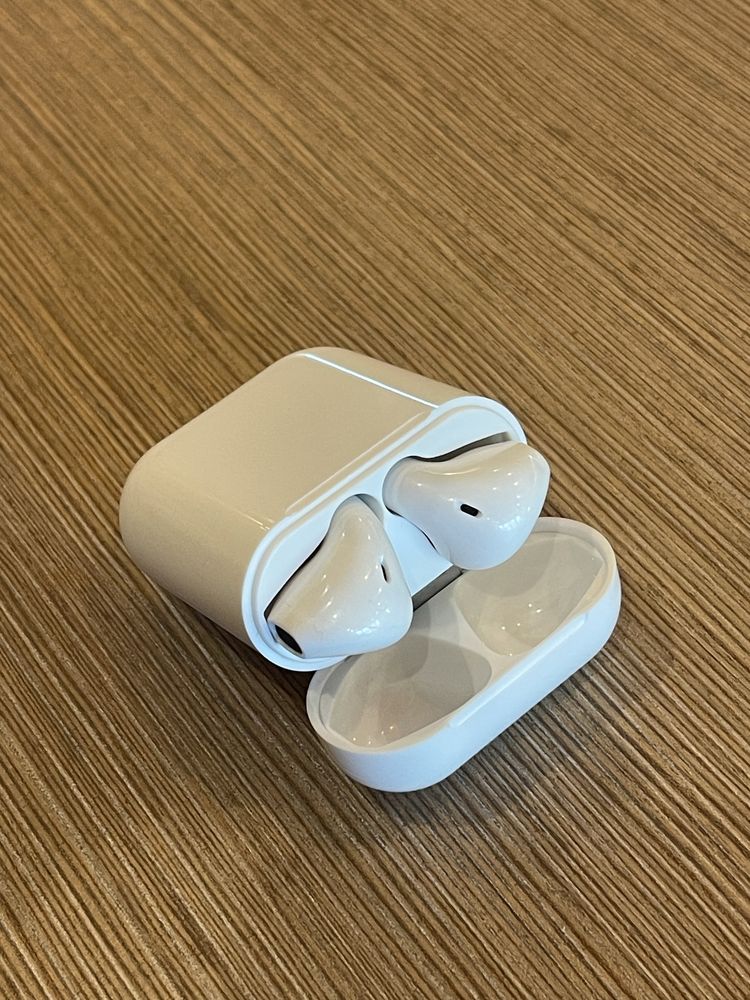 AirPods 2 cu case