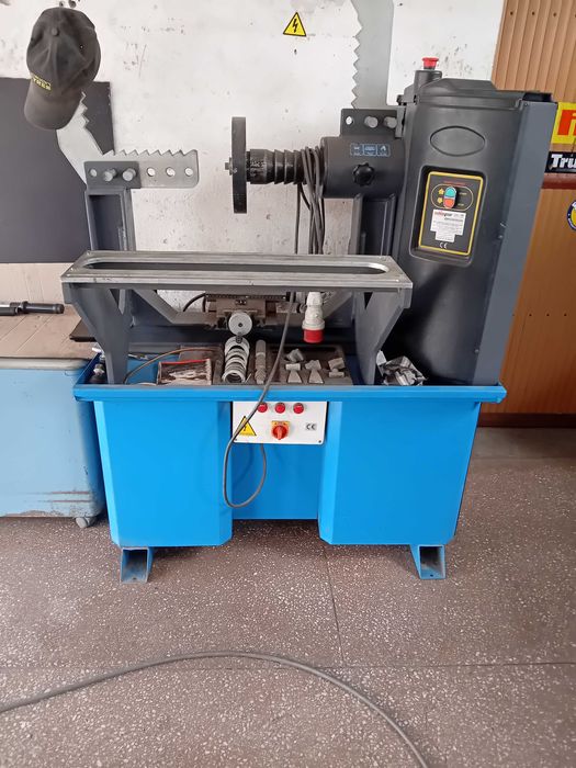 Masina de indreptat roti auto