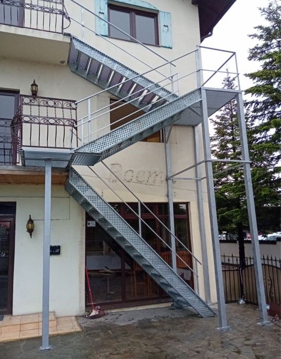 Scari metalice zincate