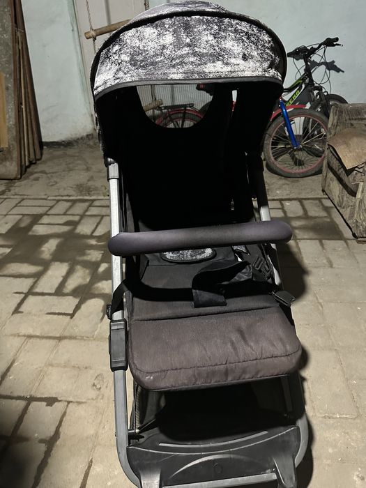 Продам детскую прогулочную коляску