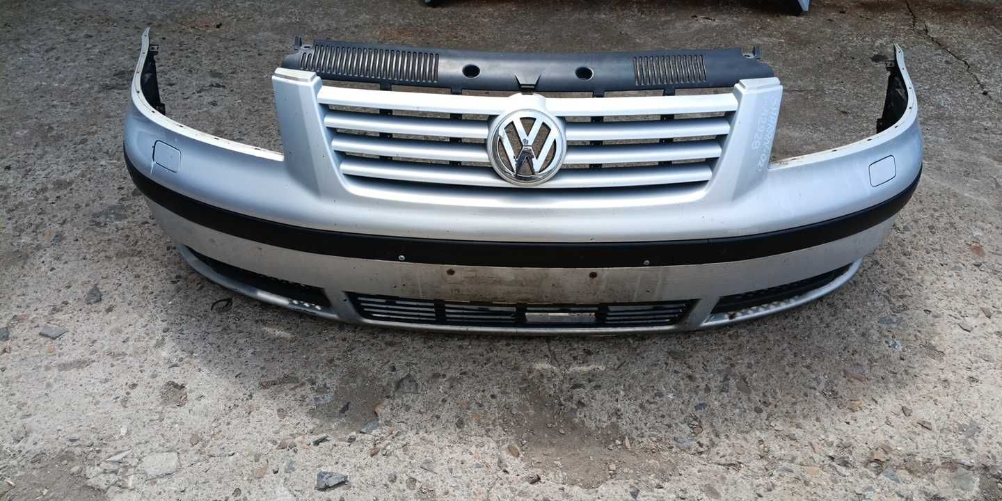 Предна броня VW Sharan 2002г.(парктроник+пръскалки фарове)