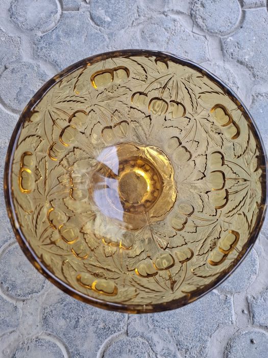 Xrustal va shisha mevadon sotiladi