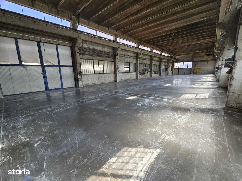 Vand hala cu pod rulant Turda aproape de primarie cu curte de 3000 mp