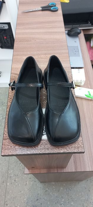 Срочно продам новые туфли  38р